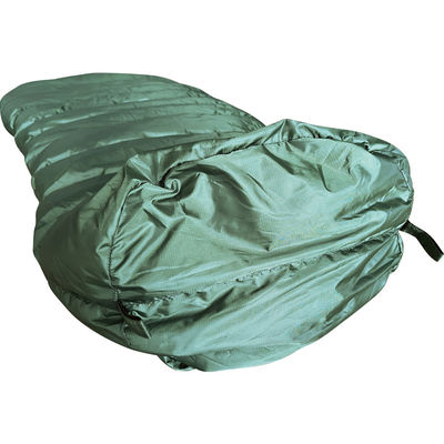 Découvrez la nature dans le confort avec notre sac de couchage imperméable à la momie