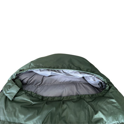 Découvrez la nature dans le confort avec notre sac de couchage imperméable à la momie