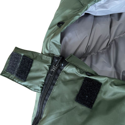 Découvrez la nature dans le confort avec notre sac de couchage imperméable à la momie