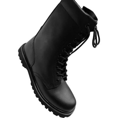 Les activités en plein air sont plus confortables avec des bottes en cuir noir résistantes à l'huile