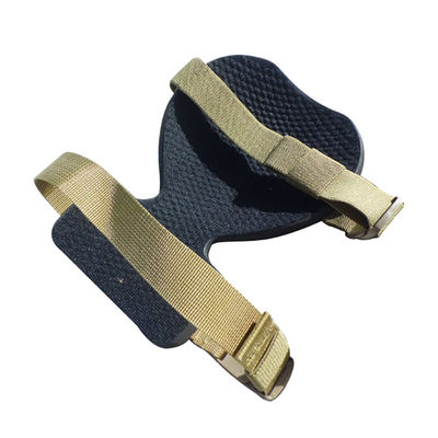 Une paire américaine de genouillons noirs et bruns pour une protection ultime en plein air