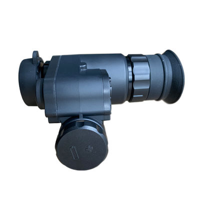 Suivi de l'obscurité totale simplifié avec des casques de saison universels et des lunettes de vision nocturne