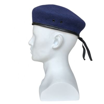 Une casquette de béret rouge avec taille réglable 0.2kg/pc Taille universelle 56-60cm Laine
