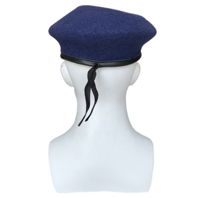 Une casquette de béret rouge avec taille réglable 0.2kg/pc Taille universelle 56-60cm Laine