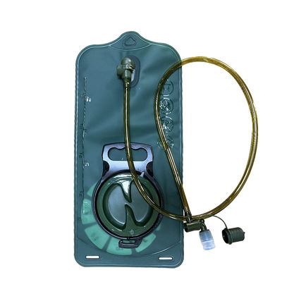 Restez hydraté en déplacement avec notre sac d'eau de 11 pouces, poche fermeture à glissière intérieure incluse.