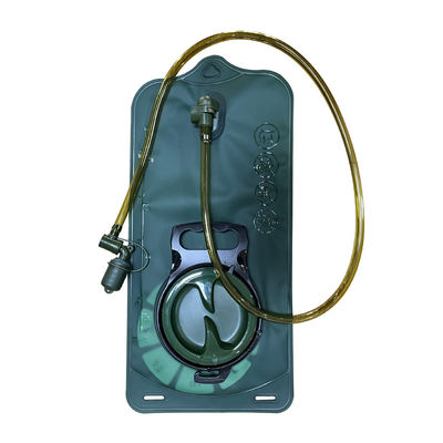 Restez hydraté en déplacement avec notre sac d'eau de 11 pouces, poche fermeture à glissière intérieure incluse.