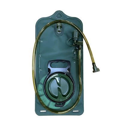 Restez hydraté en déplacement avec notre sac d'eau de 11 pouces, poche fermeture à glissière intérieure incluse.