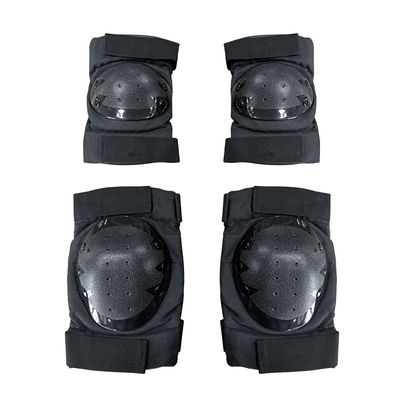Une taille adaptée couleur noire patin à roulettes Coude et genoux pour la protection du sport