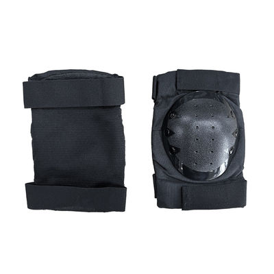 Une taille adaptée couleur noire patin à roulettes Coude et genoux pour la protection du sport