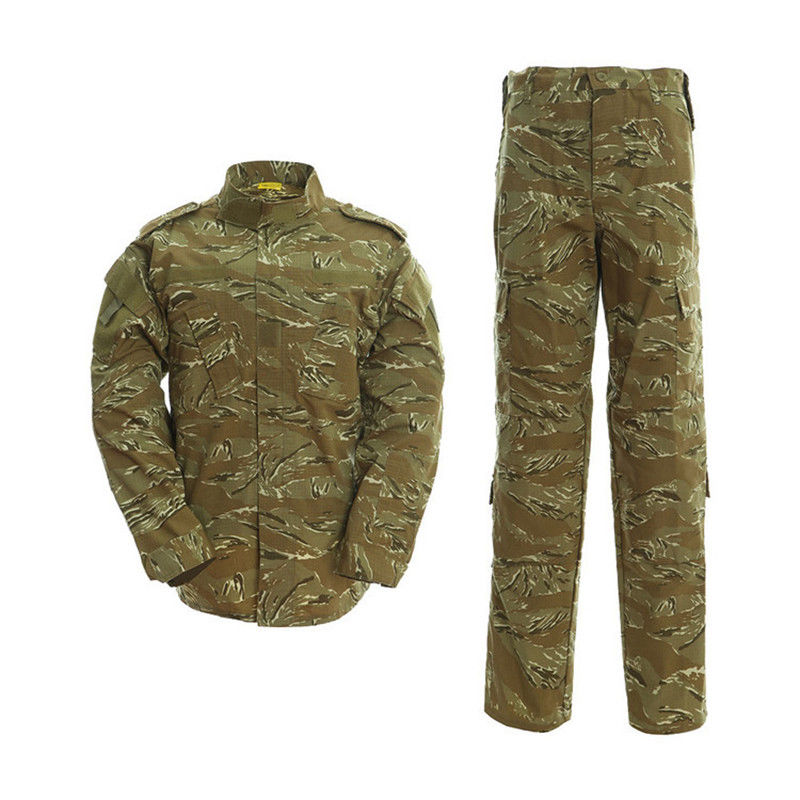 0.8 kg/pc Uniforme de la grenouille de sport en plein air T-shirts respirants pour l'entraînement S-XXXL